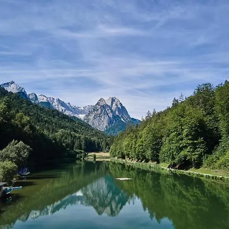 Ferienhaus Mountain Safari - Spacious, Scenic And Steps From Adventure Garmisch-Partenkirchen