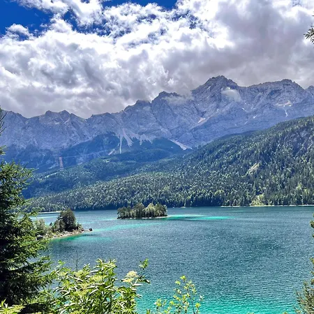 Ferienhaus Mountain Safari - Spacious, Scenic And Steps From Adventure *