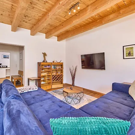 Mountain Safari - Spacious, Scenic And Steps From Adventure *