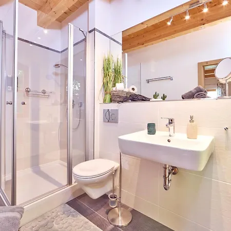 Mountain Safari - Spacious, Scenic And Steps From Adventure Garmisch-Partenkirchen