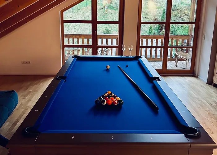 Mountain Safari - Spacious, Scenic And Steps From Adventure Garmisch-Partenkirchen