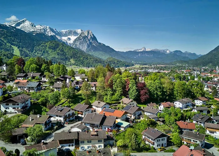 Mountain Safari - Spacious, Scenic And Steps From Adventure * Garmisch-Partenkirchen