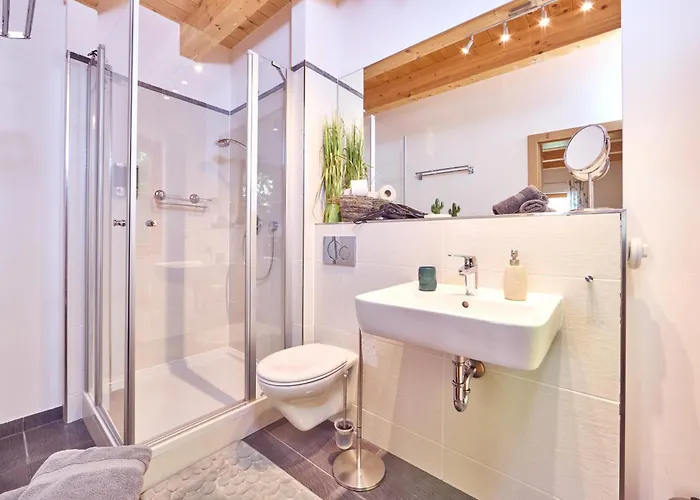 Mountain Safari - Spacious, Scenic And Steps From Adventure Garmisch-Partenkirchen